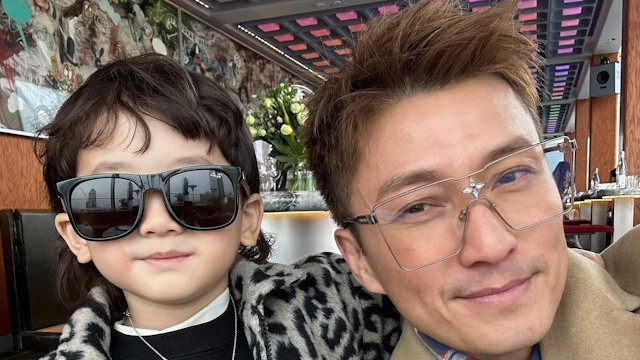 陈山聪为仔庆生，Jaco又白又俊比爹红，夫妻传情变夜店热舞被拍