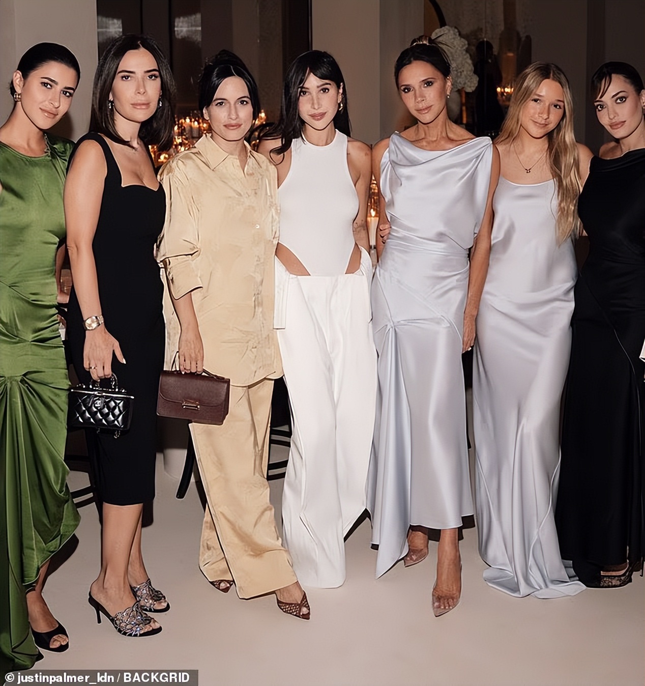 贝克汉姆14岁女儿戴梵克雅宝项链,引发争议,“这是脚踏实地吗”