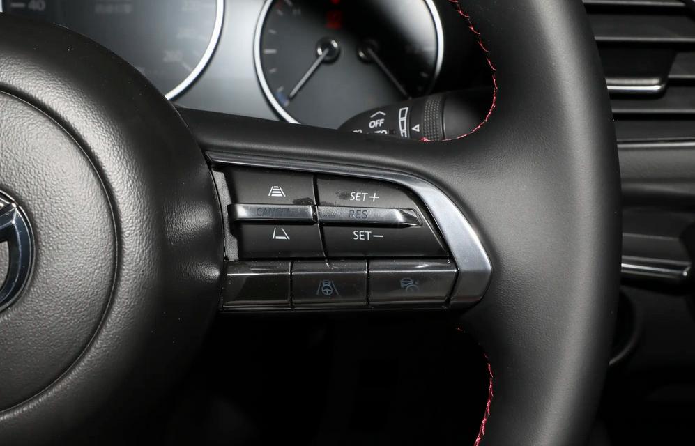 新款在售8个版本,8.99万元起售,马自达3 昂克赛拉该怎么选?