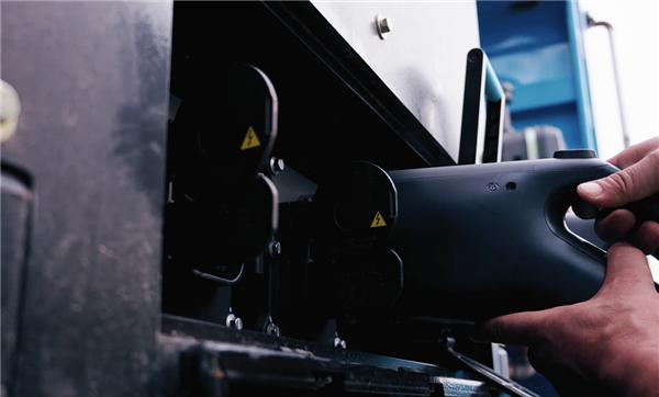 全球首个百兆瓦级重卡超充站发布：华为方案 5分钟补能百公里！