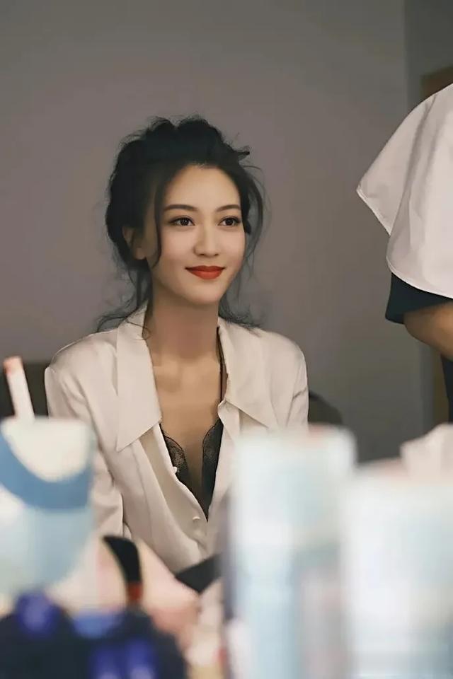 被名字拖累的15位女星:个个貌美,但名字要么读错,要么叫不出来