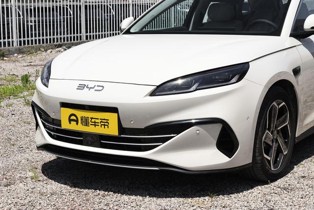 海豹 06 DM-i 旅行版对比极氪 007 GT：年轻旅行之选