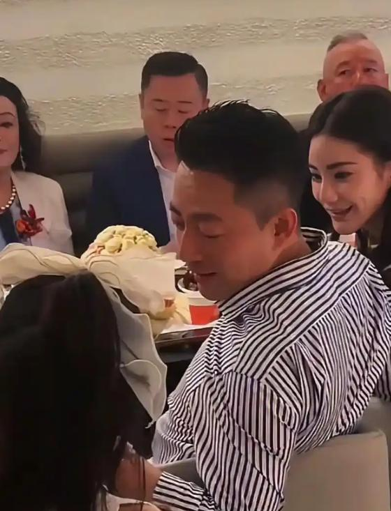 大S去世才一个多月,令人担忧的事还是发生了,小S坦言也很害怕