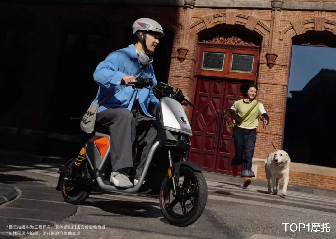 全系标配5寸大屏，九号Fz1、Fz3新国标电自上市，售价2999元起