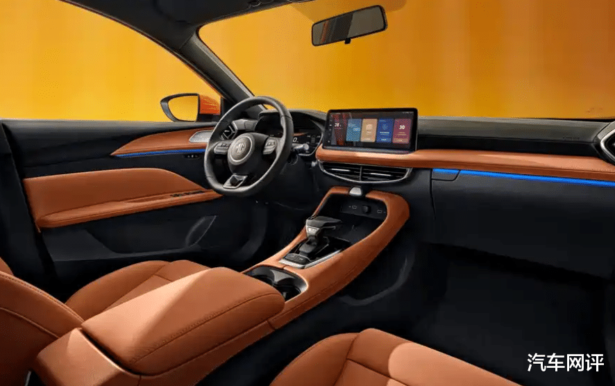 2026 款 MG5 置换起售价 5.99 万!选它还是日产轩逸?