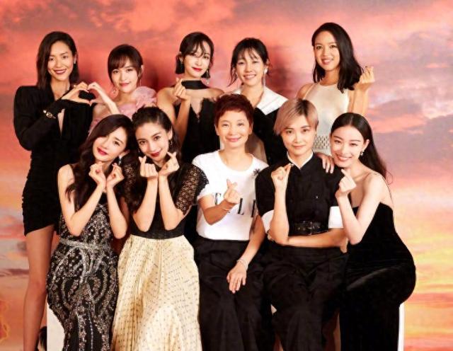 深扒高考争议，那尔那茜和1年前的李雪琴有2个共性，官媒也承认