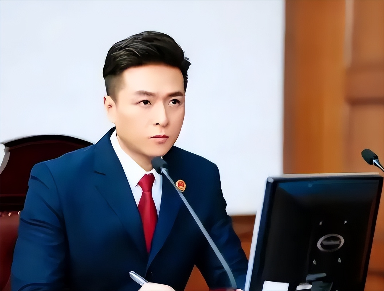 如果不是亲妈捣乱，他20多年前就能让汤唯当妈，哪至于现在还单身