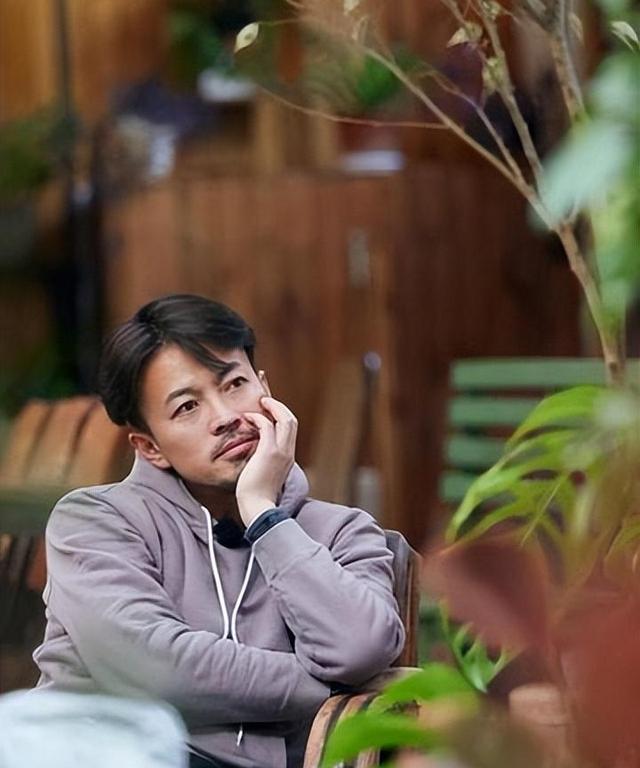 和闫学晶合作11次，私下几乎毫无来往，林家川才是真的人间清醒