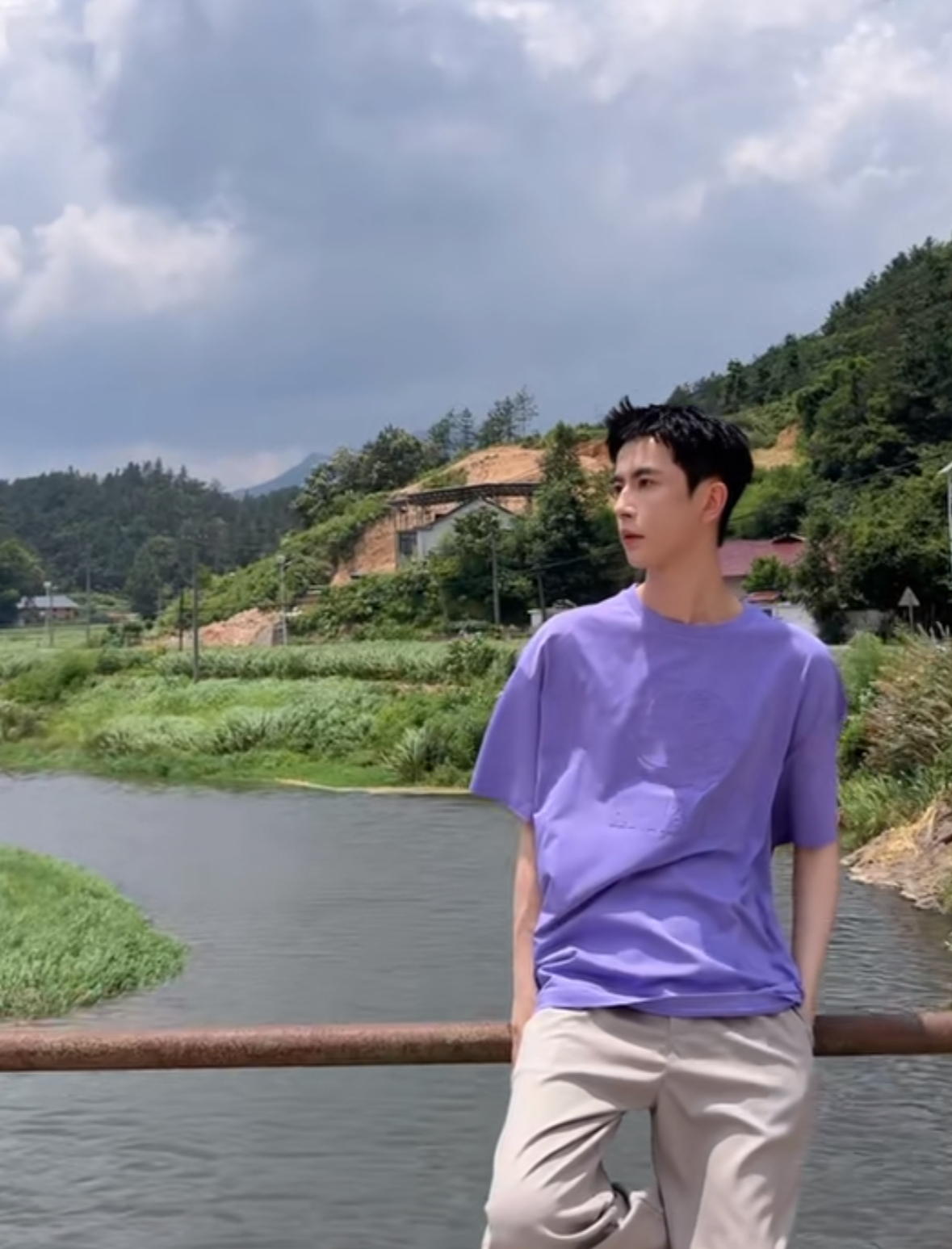 37岁于朦胧被证实坠亡,甘薇刘芮麟发声悼念,10年老粉难以接受