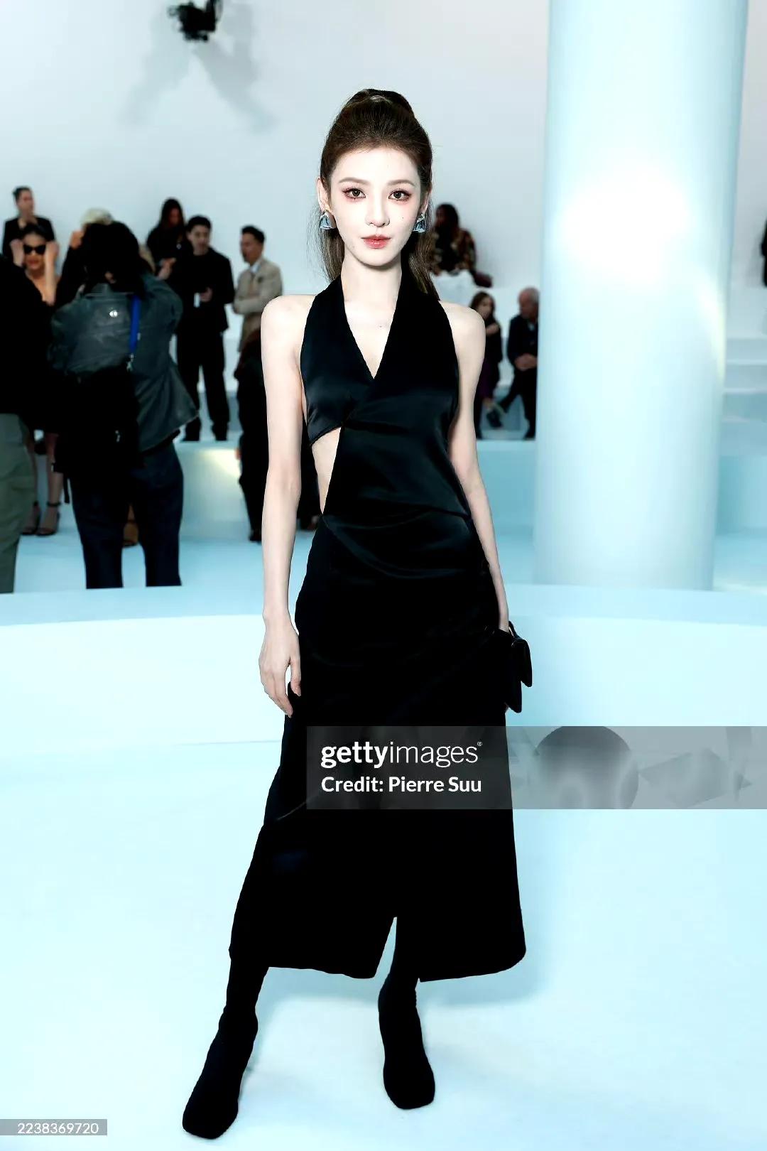 张予曦Courrèges大秀生图太瘦了 ???