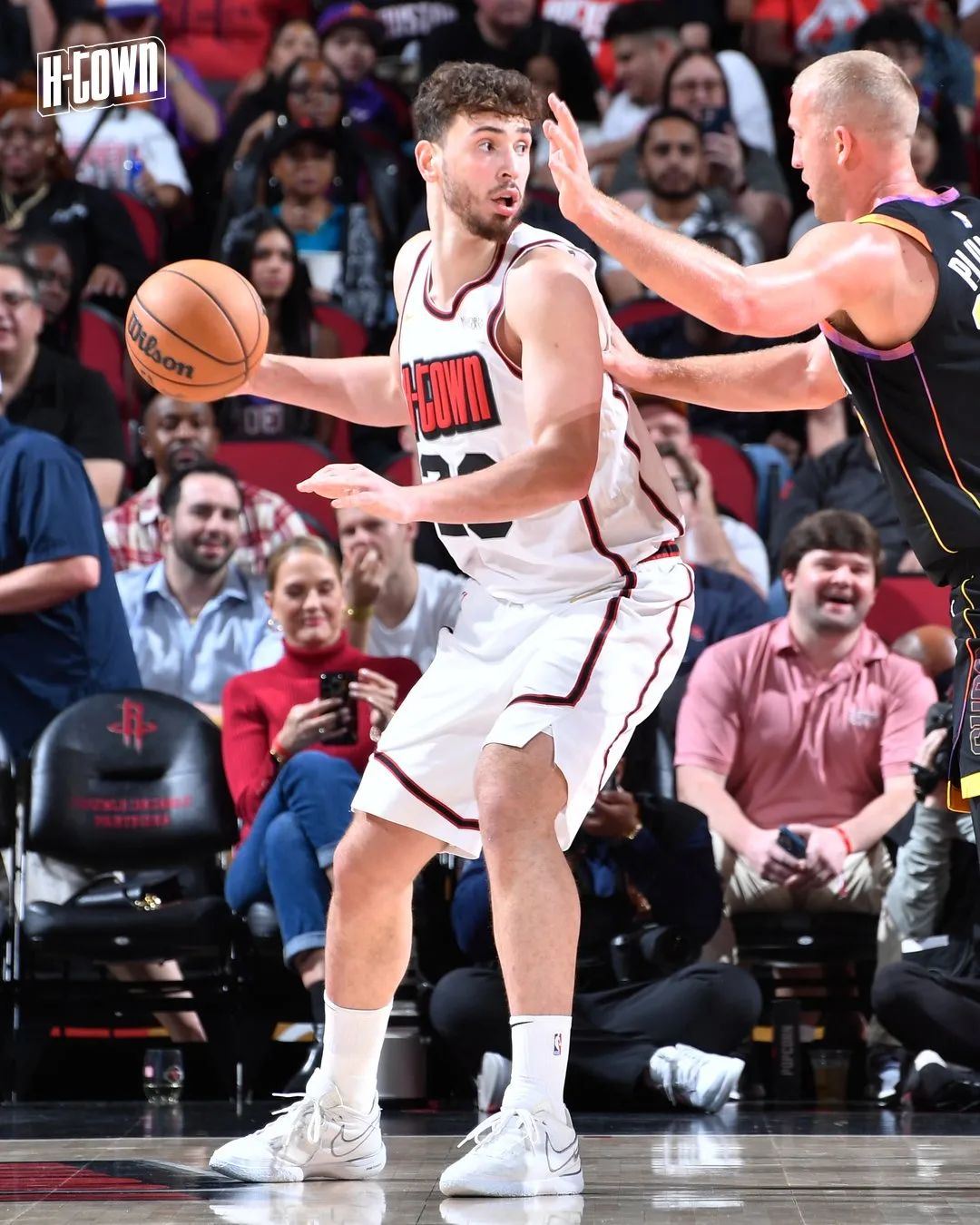 太阳火箭爆发冲突！打架锁喉抱摔堵更衣室！杜兰特绝望透了！