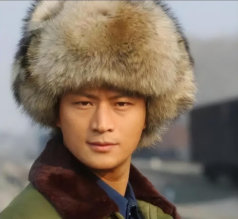 林江国：他颜值不输靳东，演技不输张译，演了83部戏却没红！