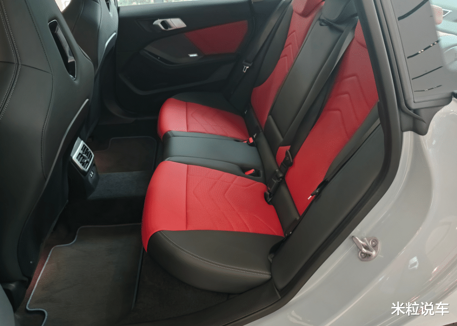 宝马上市一款加长轿跑!全系2.0T+智驾,连车门都是无框,17万级