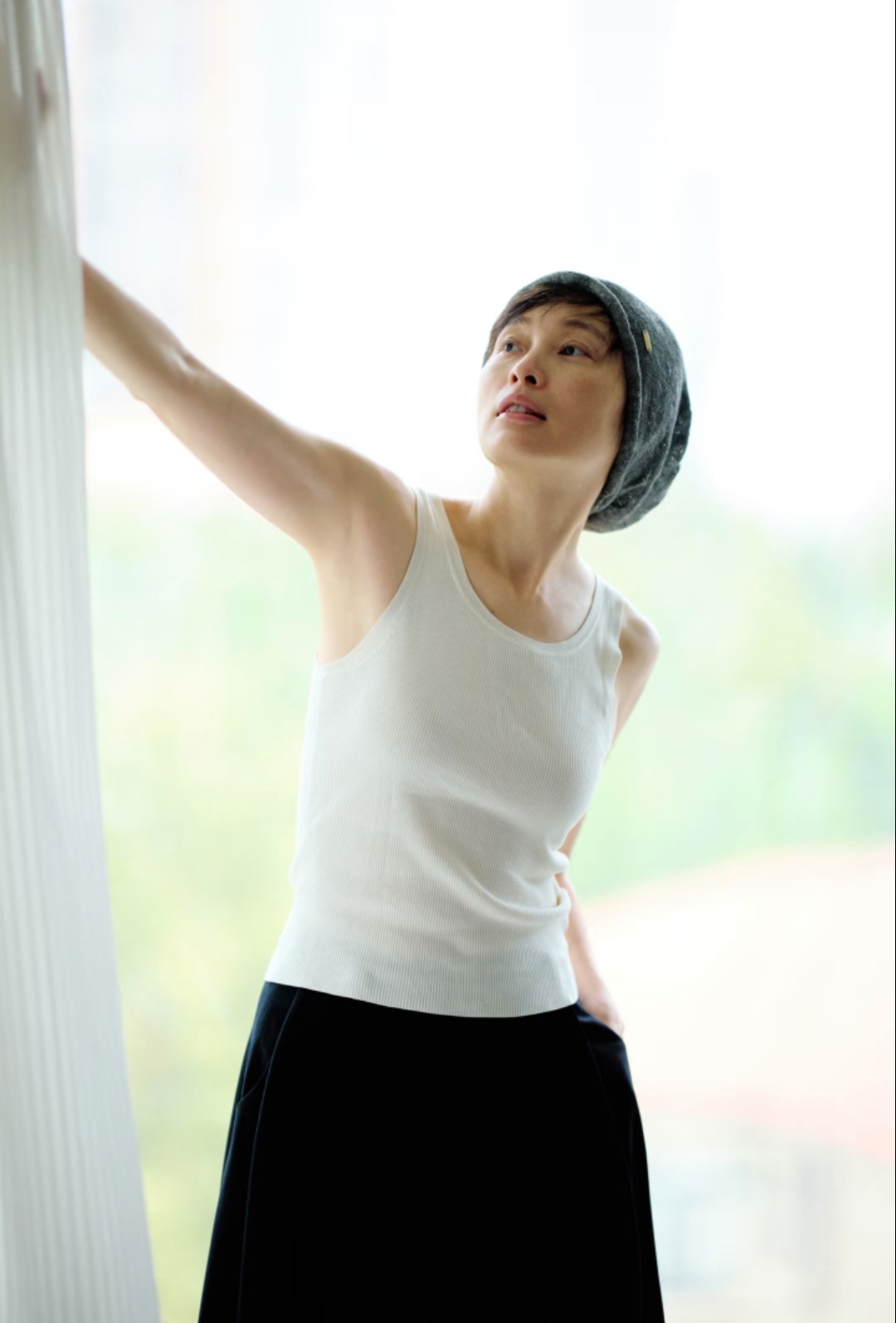 吴越晒大平层新家，装修清新爱侍花弄草 装修一年皱纹褐斑都多了