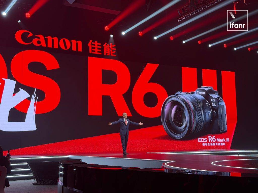 佳能 R6 III 這臺小電影機，是對 iPhone 「以下犯上」的回應