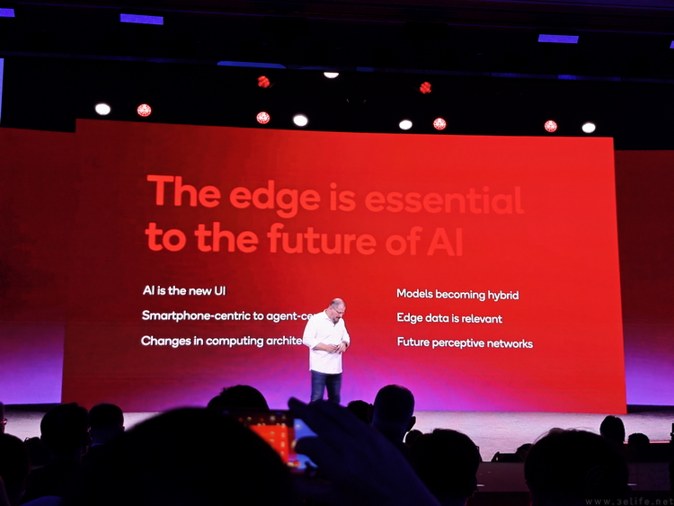 今年的骁龙峰会，AI和“周年庆”成为了开场主题