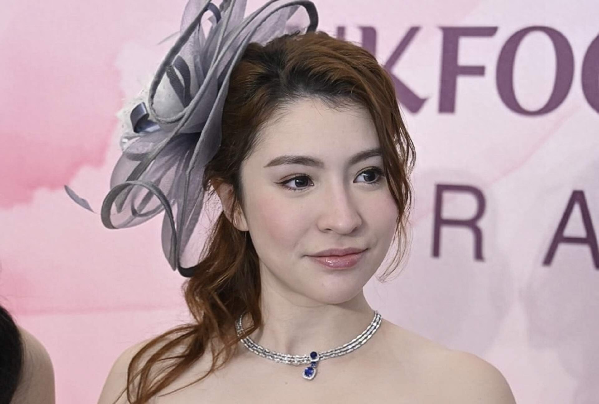 突发！TVB混血港姐亚军宣布拒绝做演员，想继续在财经界发展