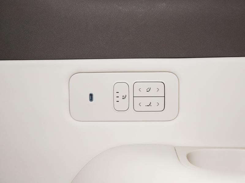 腾势N8L上市 售29.98万元起