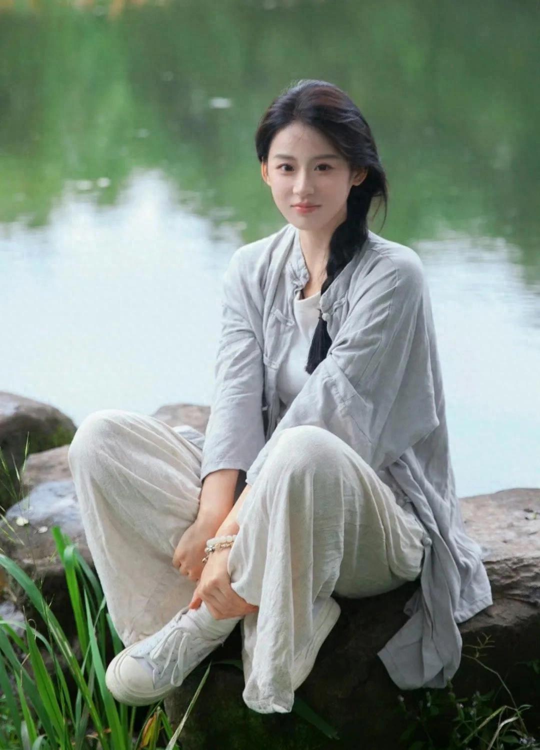 心动的信号8女嘉宾线下照公开：甜妹如蓝惊艳，某位被夸小刘亦菲