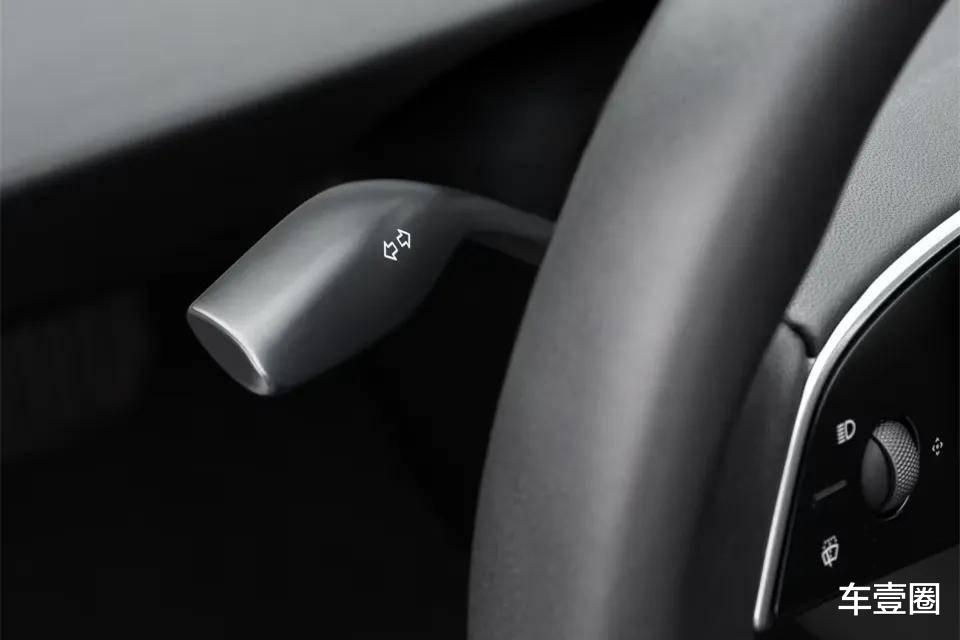 上市半个月降价1万元，Model 3长续航后驱版调价：销量承压？