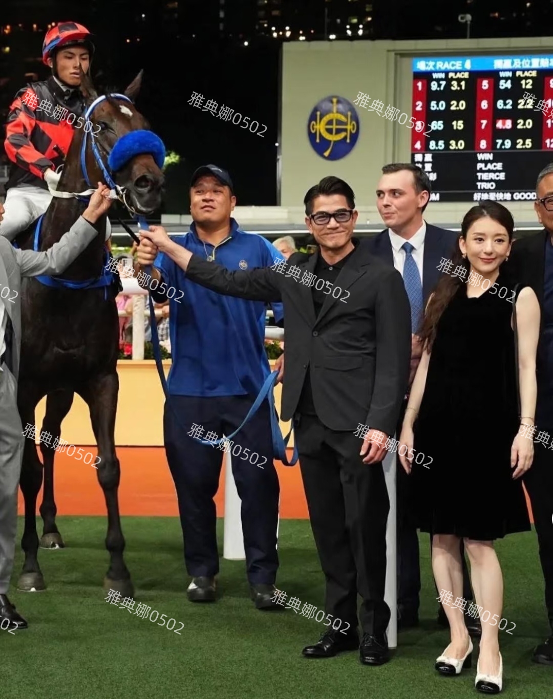 郭富城虽然不高，但也不会像黄晓明头发吹老高穿厚底鞋清爽又年轻