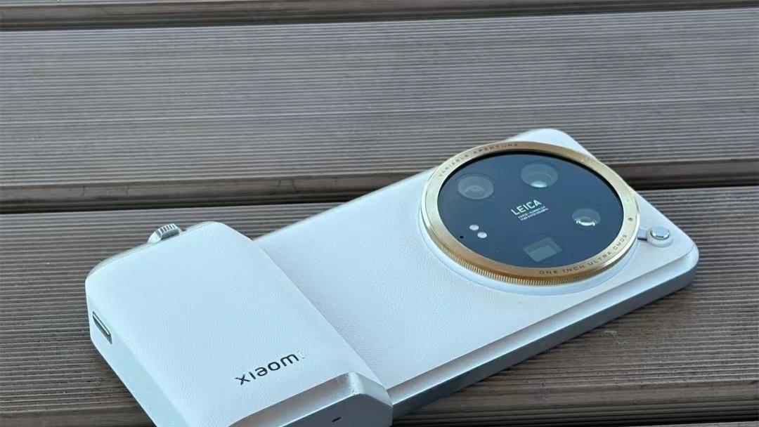 降幅3100元旗艦！驍龍8Gen3+一英寸主攝，普通用戶五年不用換手機