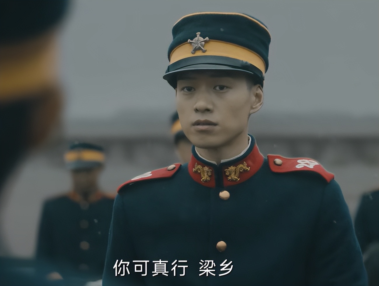 首播热度破4000,狂追八集不过瘾,网友:终于又可以熬夜追剧