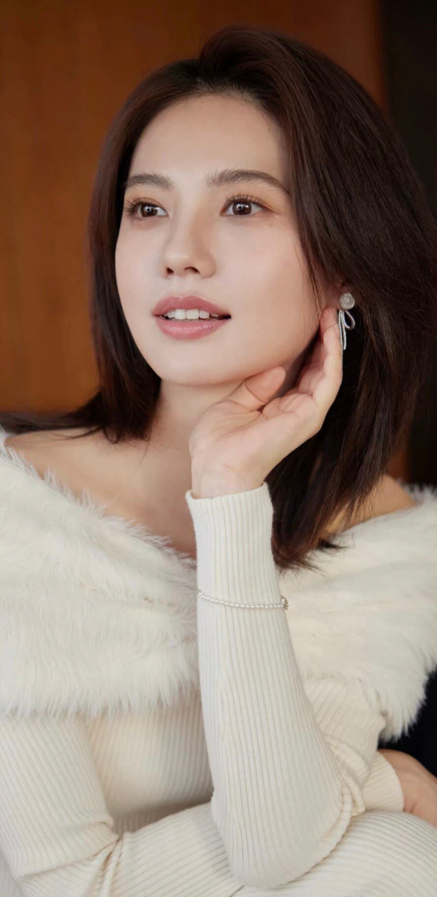 姜佩瑶，人美心善，看起来都养眼