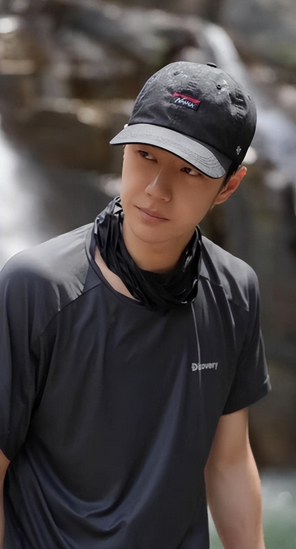 才播1集,全网曝光1个亿,28岁王一博再破天花板,肖战真没说错