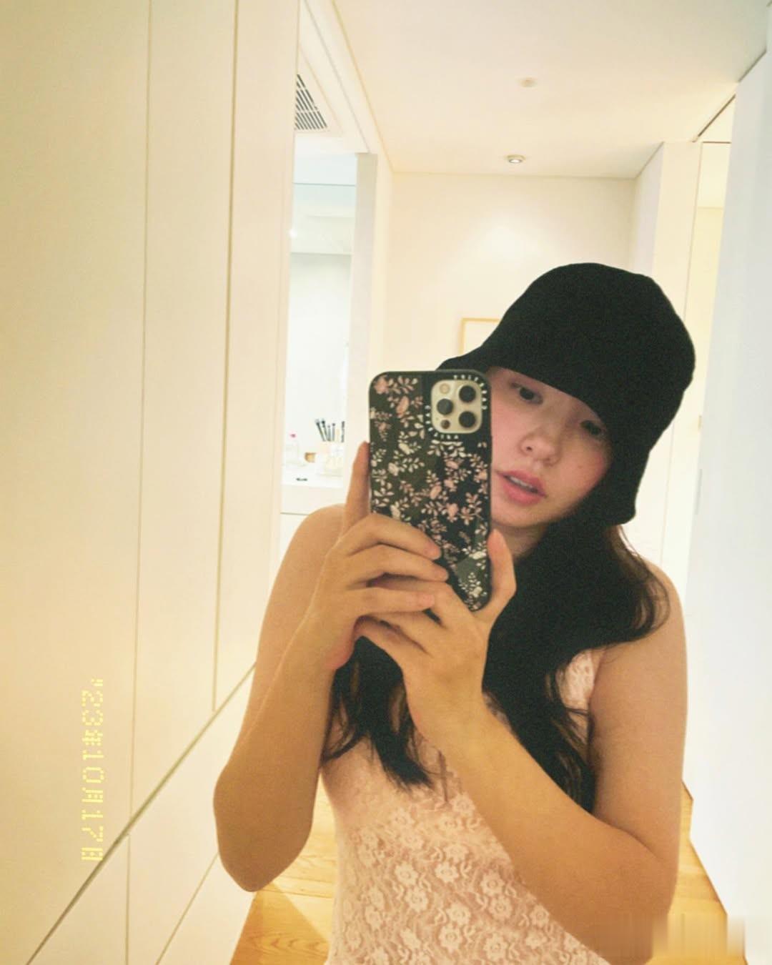 对母亲闵孝琳来说,变胖是最无聊:个性坦荡荡,难怪太阳这么爱恋她