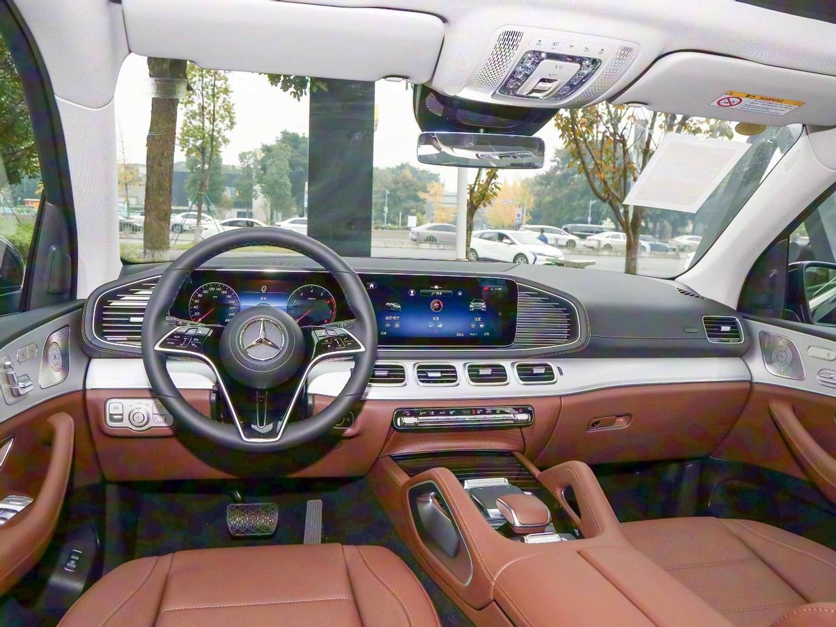 小马拉大车？奔驰GLS推入门版车型，售96.8万元配2.5T发动机