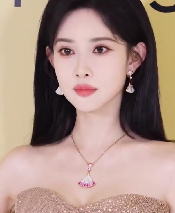 内娱三大名场面:陈都灵跳舞孟子义唱歌章若楠跑步,都有点小尴尬