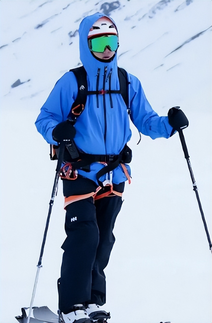 钱再多有什么用?28岁王一博手滑坠海,才懂陈道明那番话的含金量