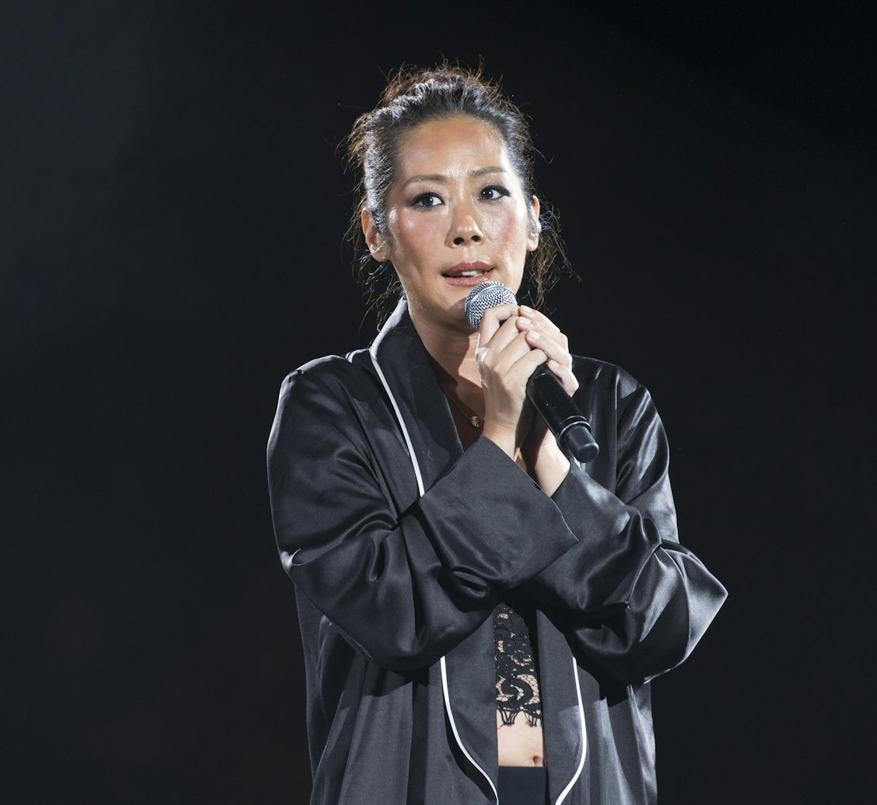 2天4个瓜！歌后进ICU，劣迹艺人撞老太太逃逸，47岁歌手因酒去世