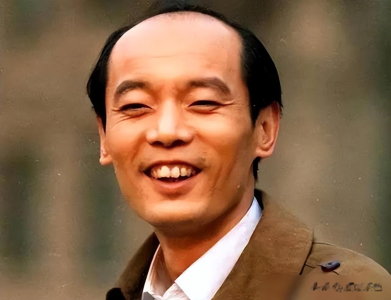 提新车住豪宅，68岁“丁克”了一辈子的葛优，最终活成了人生赢家