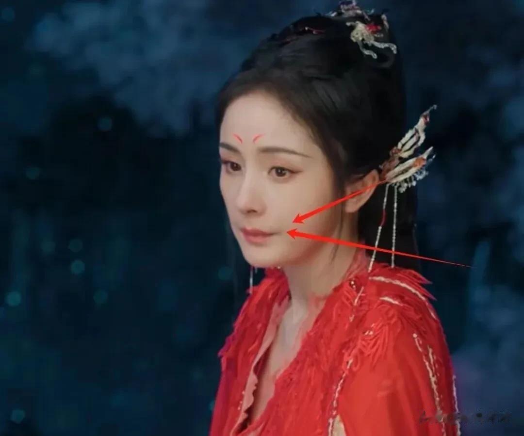 继杨幂抿嘴、刘诗诗梗脖后，赵丽颖也遭诟病！眼睛乱转乱眨被审判