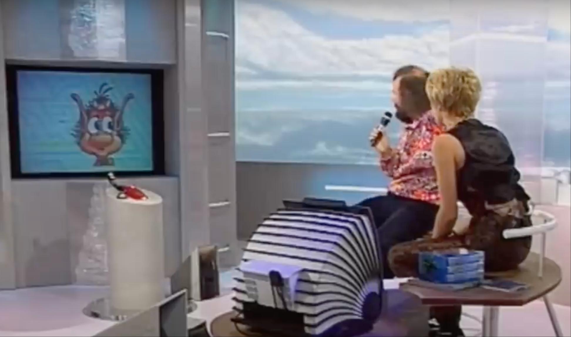 拨号上网尘封往事:当三个聋哑人,向巨头发起革命