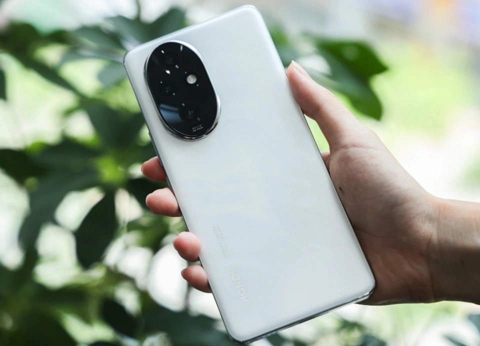 荣耀618用力过猛,从2999元跌至1469元,16GB手机售价“腰斩”