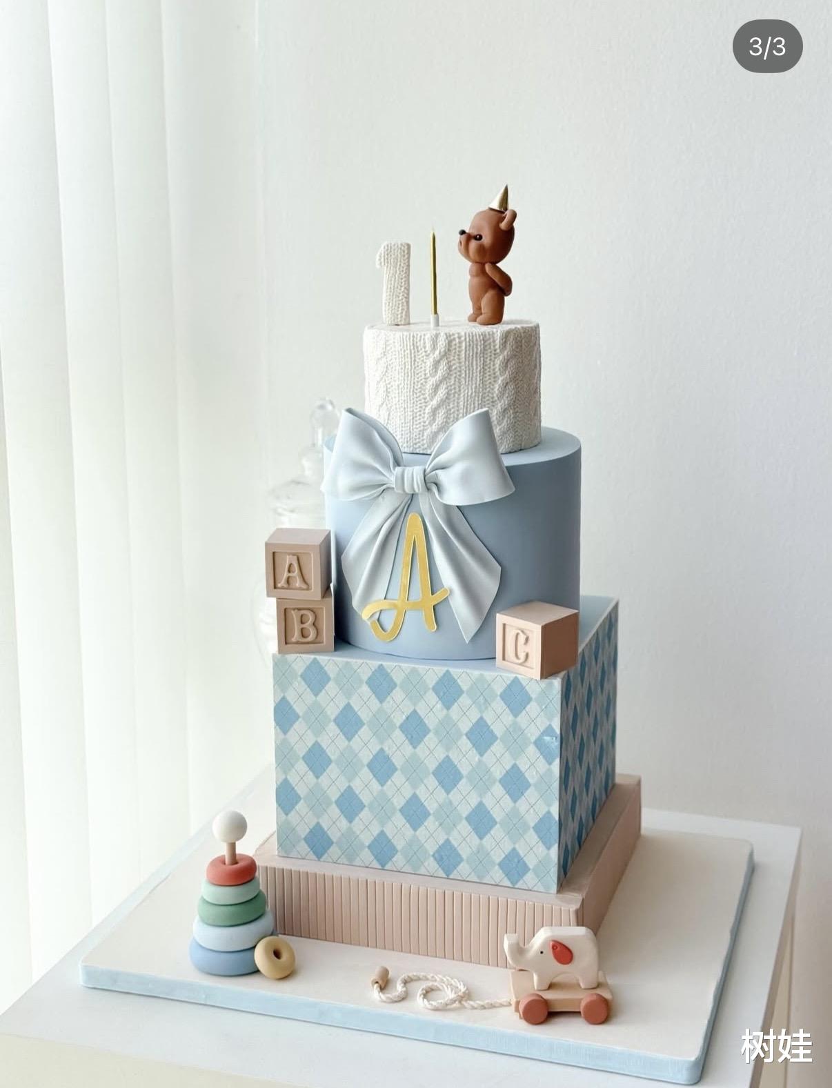 何猷君前任为二胎庆生，搭私人飞机出国庆祝，儿子已一岁生父不详