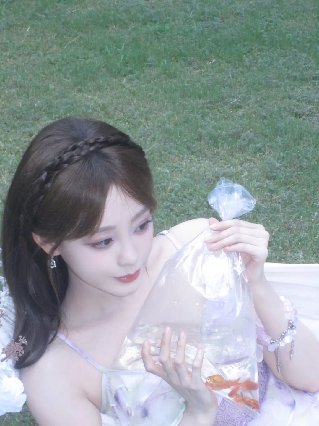 祝绪丹 浅紫色的碎花裙好温柔