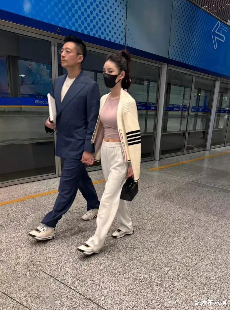 曝大S孩子未参加葬礼,马筱梅疑带孩子玩,晒3人手工名字对上了!