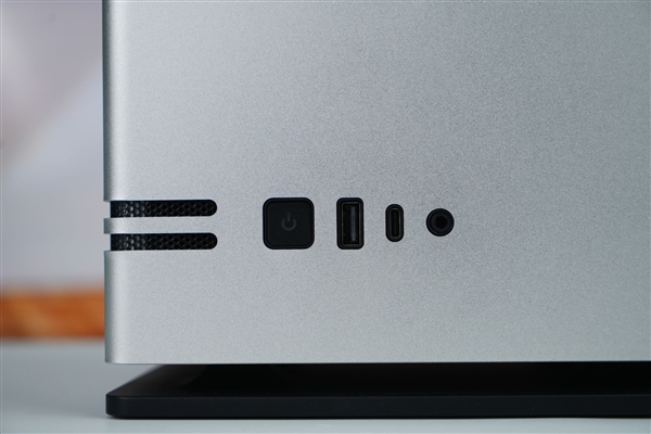 全球首個液冷迷你機！abee AI Station 395 Max工作站圖賞