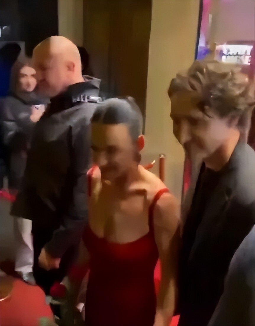 水果姐和加国前总理公布恋情 跨国情侣面临舆论风暴