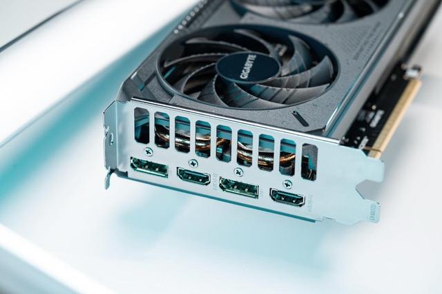 RTX 3050老玩家升級DLSS 4最佳選擇，技嘉RTX 5050魔鷹測評