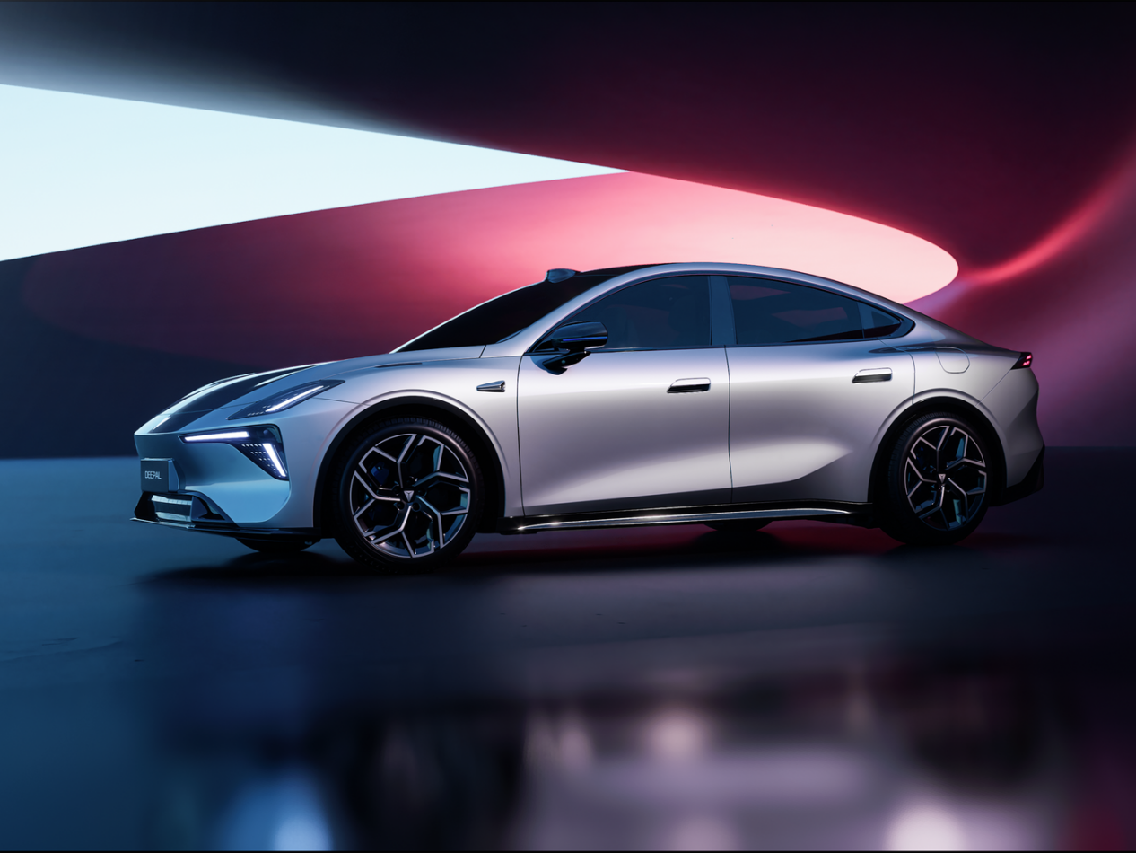 配置逆天 预售价13.99万-16.19万的深蓝L06要成爆款?