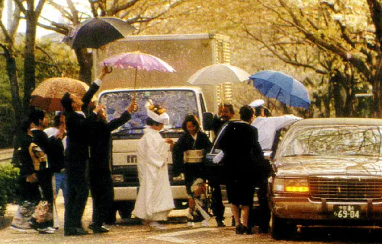 她是日本90时代最火的“清纯美少女” 出身豪门爆剧一箩筐！