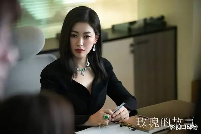 节俭的郭晶晶在巴黎血拼名牌包包,有男助理跟随,背着2个超大包