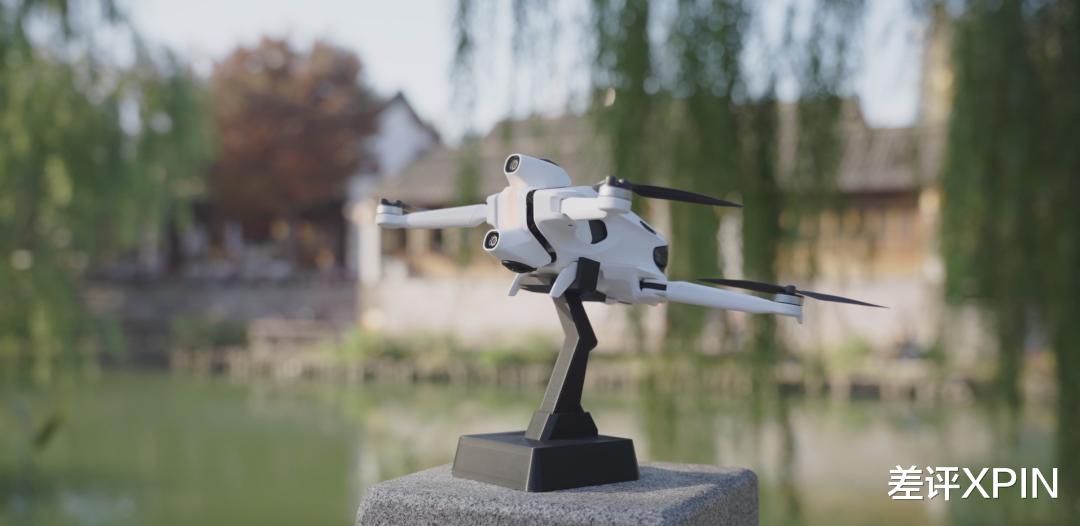 無聊的無人機市場，終于卷出了這么一個怪物