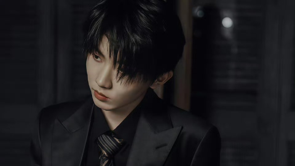 马嘉祺机舱怒怼私生饭：当内娱活人被迫上演\丧尸围城\实录