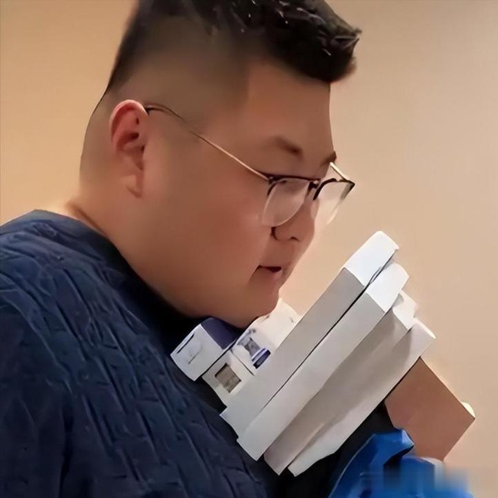 猴哥官宣离婚不到48小时，令人恶心的一幕上演，黄晓明也被牵连